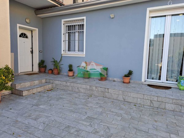 casa indipendente in vendita a Ravenna in zona Classe