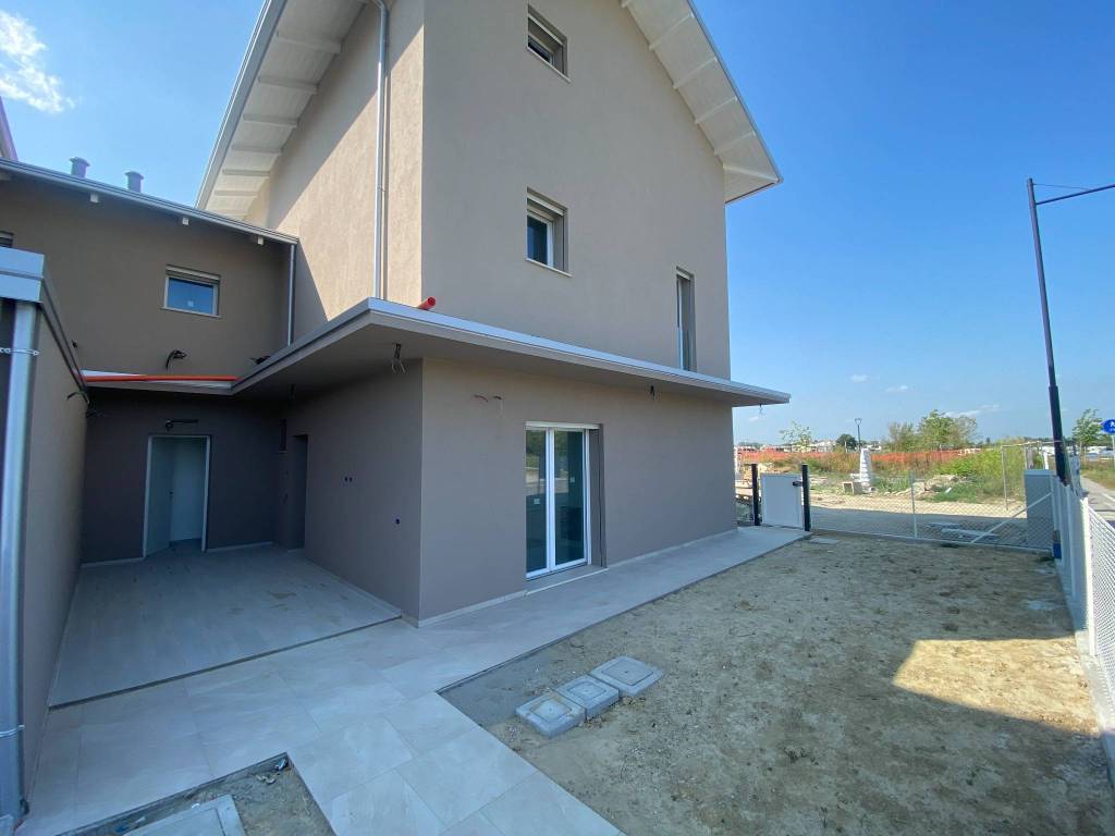 casa indipendente in vendita a Ravenna in zona Lido di Classe