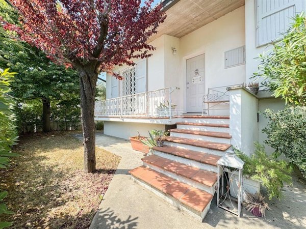 casa indipendente in vendita a Ravenna in zona Classe