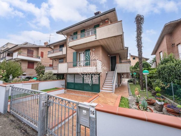 casa indipendente in vendita a Ravenna in zona Ponte Nuovo