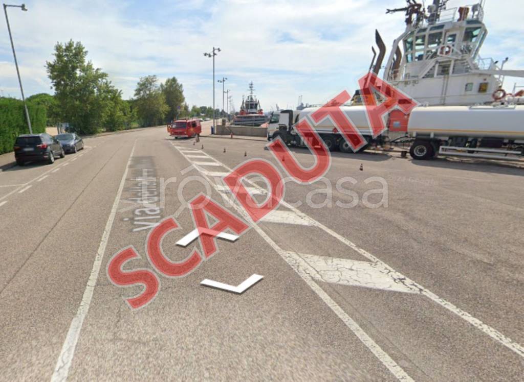 negozio in vendita a Ravenna in zona Marina di Ravenna