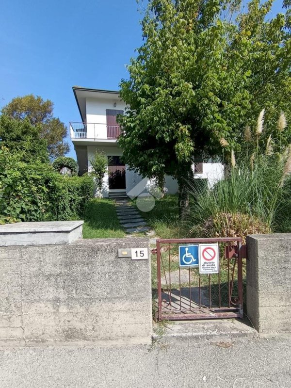 appartamento in vendita a Ravenna in zona Lido Adriano