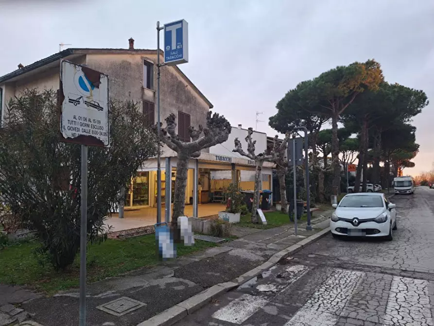 negozio in vendita a Ravenna in zona Lido di Dante