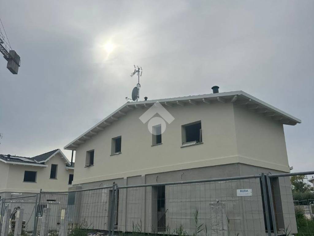 casa indipendente in vendita a Ravenna