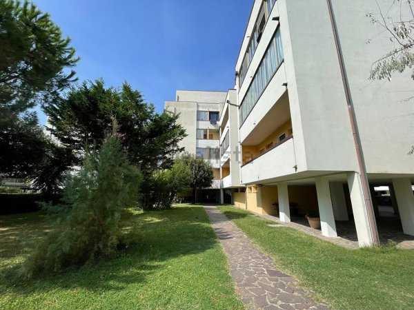 appartamento in vendita a Ravenna in zona Lido Adriano
