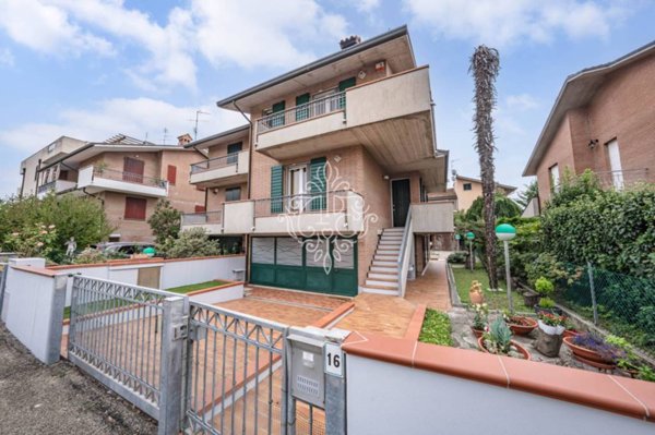 casa indipendente in vendita a Ravenna in zona Ponte Nuovo