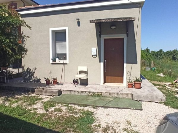 casa indipendente in vendita a Ravenna in zona Ammonite