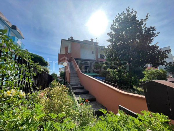appartamento in vendita a Ravenna in zona Lido Adriano