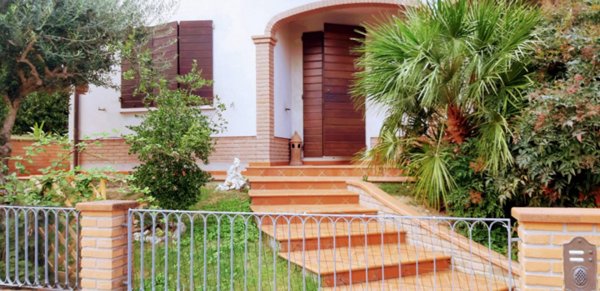 casa indipendente in vendita a Ravenna in zona Centro Storico