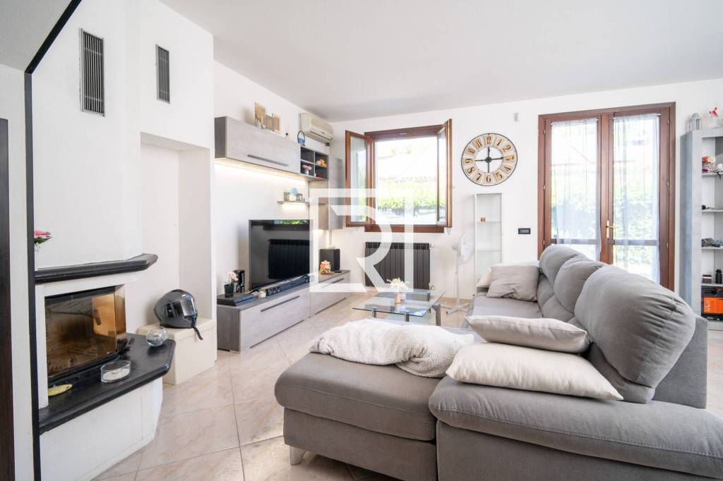 casa indipendente in vendita a Ravenna in zona Lido di Savio