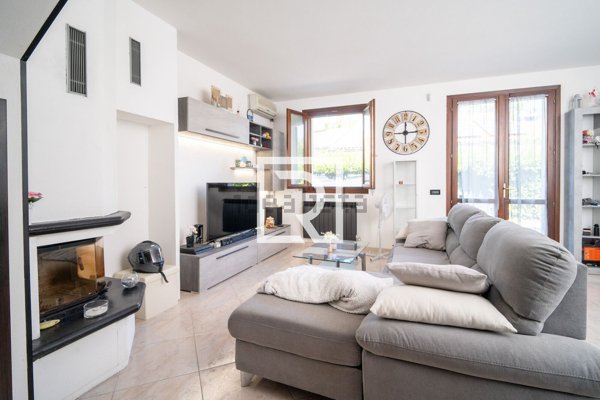 casa indipendente in vendita a Ravenna in zona Savio di Ravenna