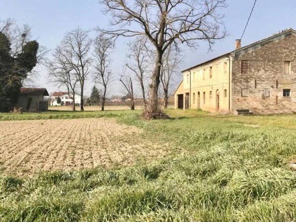casa indipendente in vendita a Ravenna