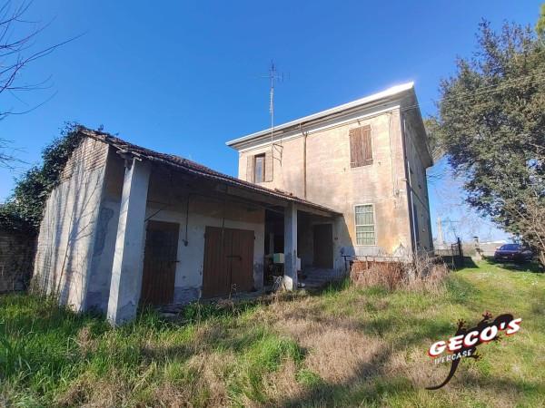 casa indipendente in vendita a Ravenna in zona Mezzano