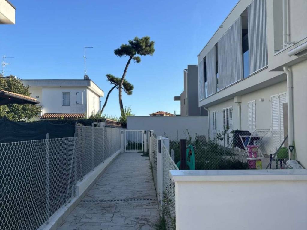 casa indipendente in vendita a Ravenna in zona Lido di Classe