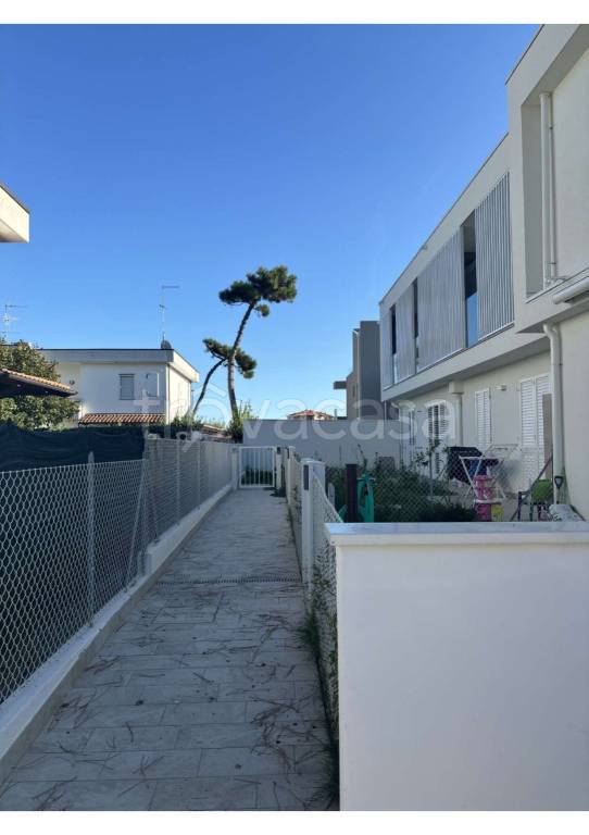 casa indipendente in vendita a Ravenna in zona Lido di Classe