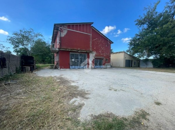 casa indipendente in vendita a Ravenna in zona Savarna / Conventello