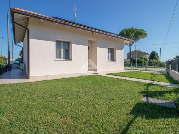 casa indipendente in vendita a Ravenna in zona San Zaccaria