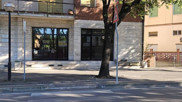 locale commerciale in vendita a Ravenna in zona Centro Storico