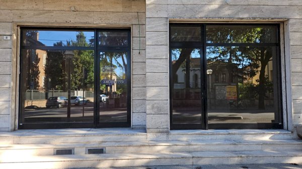 locale commerciale in vendita a Ravenna in zona Centro Storico