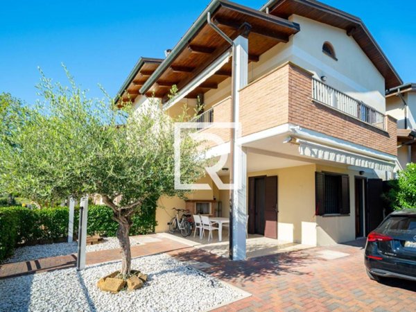 casa indipendente in vendita a Ravenna in zona Lido di Classe