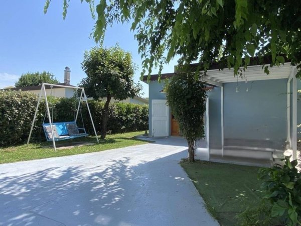 casa indipendente in vendita a Ravenna in zona Punta Marina Terme
