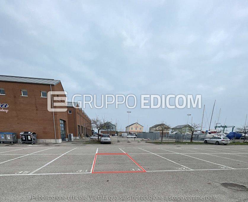 negozio in vendita a Ravenna in zona Marina di Ravenna