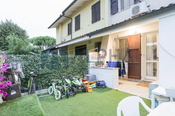 casa indipendente in vendita a Ravenna in zona Lido Adriano