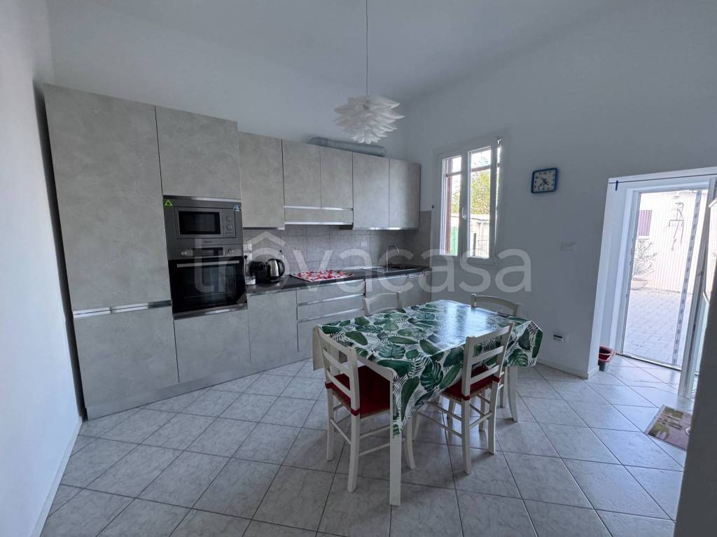 casa indipendente in vendita a Ravenna in zona Sant'Alberto