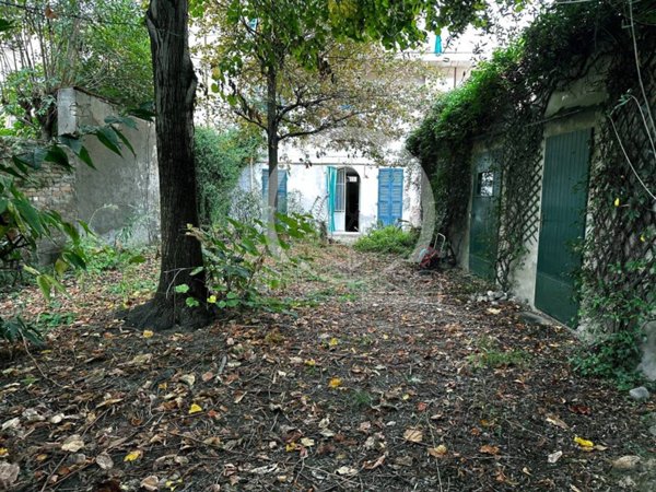 casa indipendente in vendita a Ravenna in zona Centro Storico