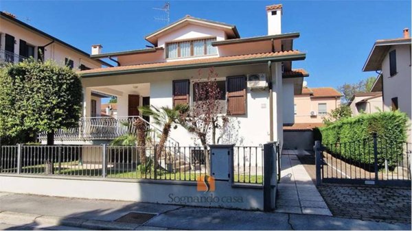 casa indipendente in vendita a Ravenna