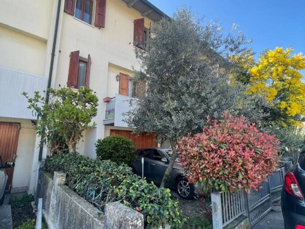 casa indipendente in vendita a Ravenna in zona Porto Fuori