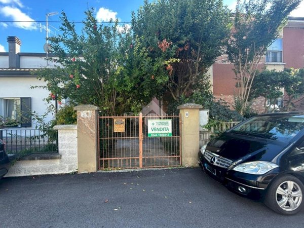 casa indipendente in vendita a Ravenna in zona Fosso Ghiaia