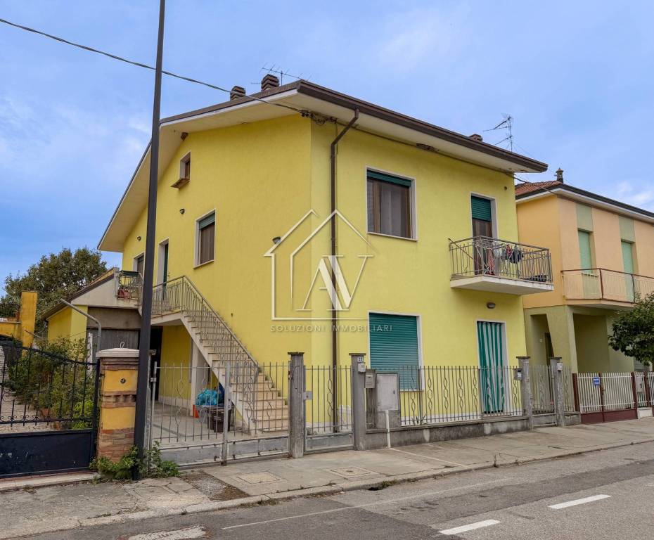 casa indipendente in vendita a Ravenna in zona Porto Fuori