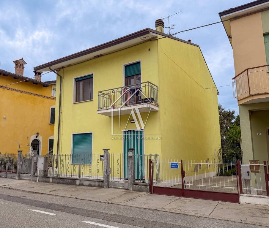 casa indipendente in vendita a Ravenna in zona Porto Fuori