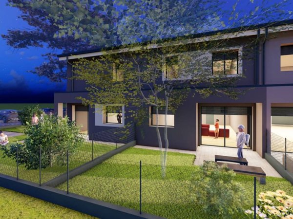 casa indipendente in vendita a Ravenna in zona Classe