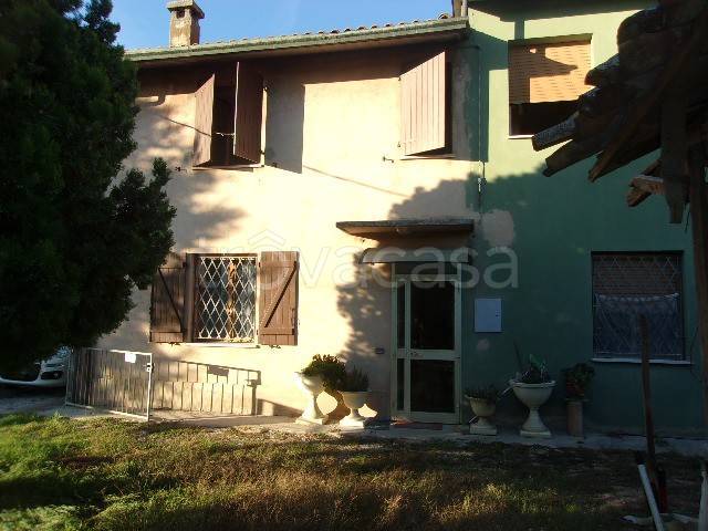 casa indipendente in vendita a Ravenna in zona Castiglione di Ravenna