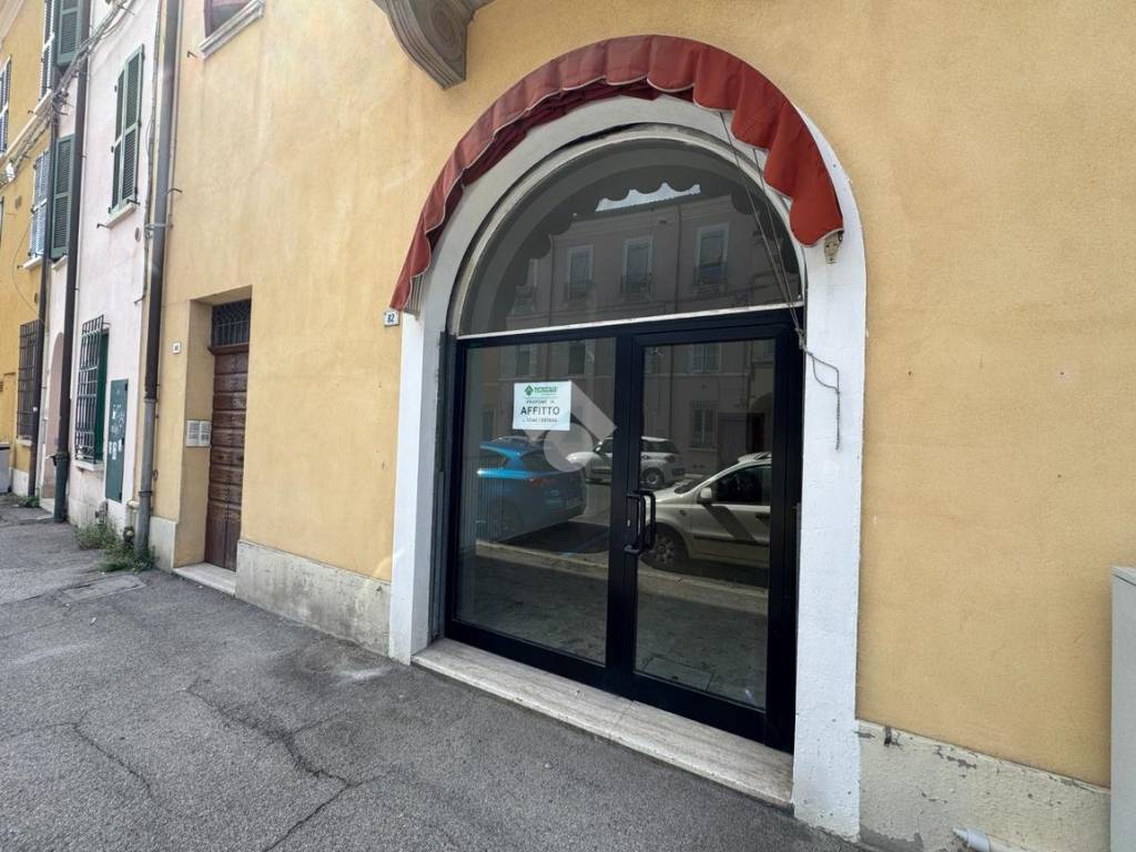 negozio in vendita a Ravenna