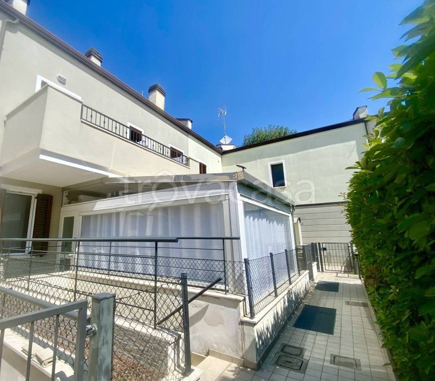 casa indipendente in vendita a Ravenna in zona San Pietro in Vincoli