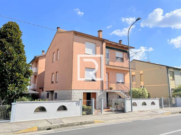 casa indipendente in vendita a Ravenna in zona Gambellara