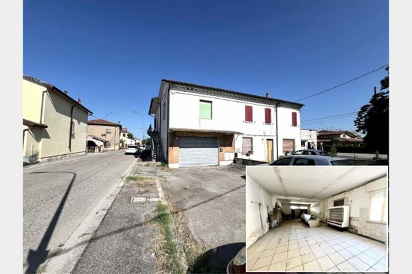 negozio in vendita a Ravenna in zona Savarna / Conventello