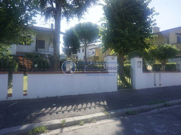 casa indipendente in vendita a Ravenna in zona Lido Adriano