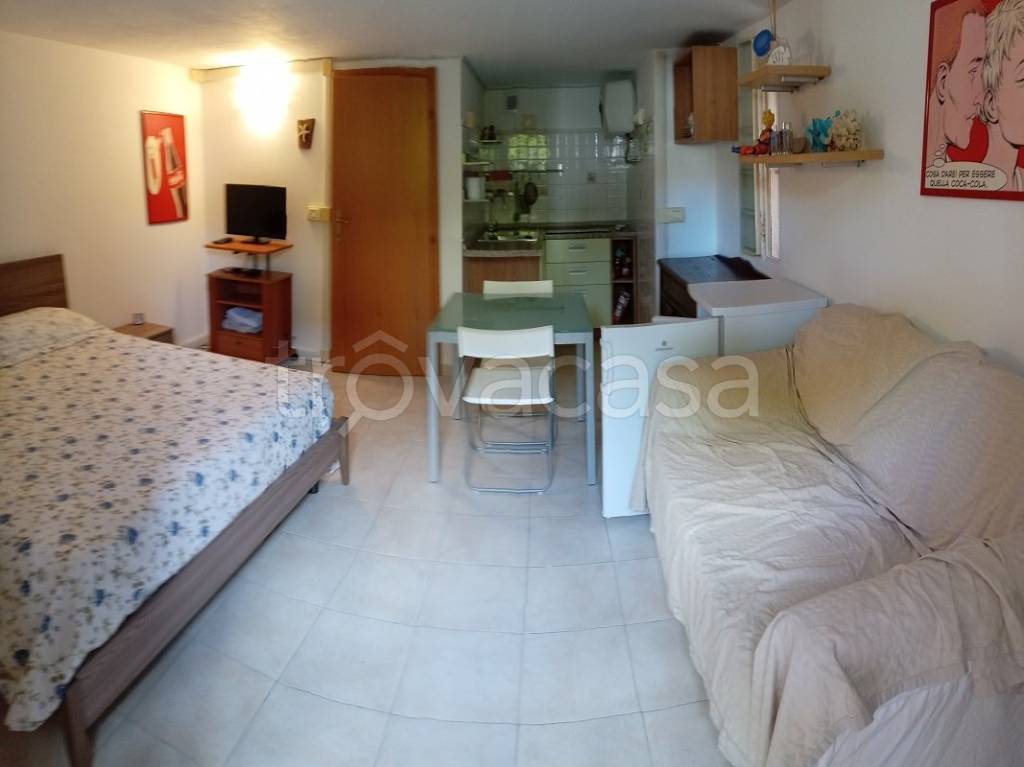 locale commerciale in vendita a Ravenna in zona Porto Corsini