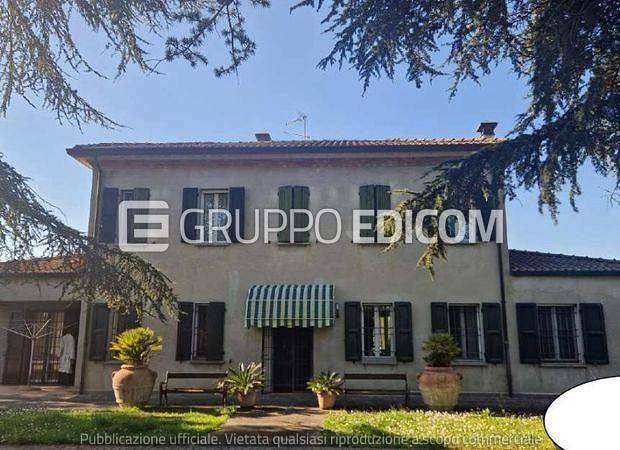 casa indipendente in vendita a Ravenna in zona Longana