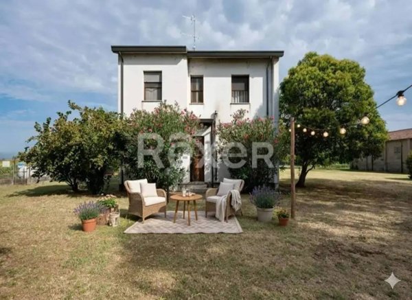 casa indipendente in vendita a Ravenna