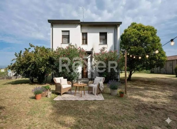 casa indipendente in vendita a Ravenna in zona Fosso Ghiaia