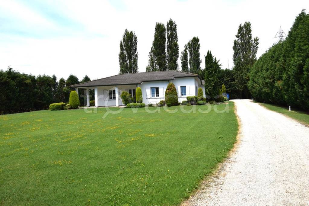 casa indipendente in vendita a Ravenna