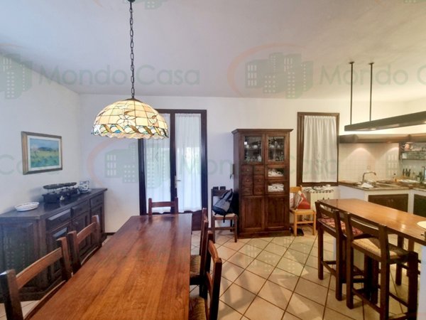 casa indipendente in vendita a Ravenna in zona Mezzano