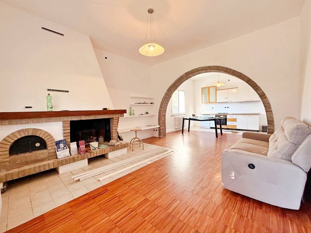 casa indipendente in vendita a Ravenna in zona Centro Storico