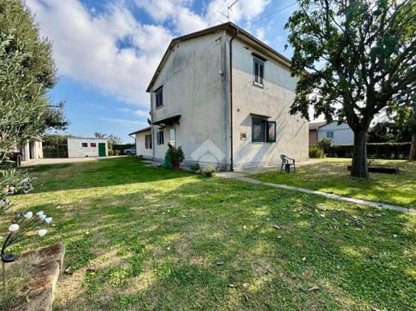 casa indipendente in vendita a Ravenna