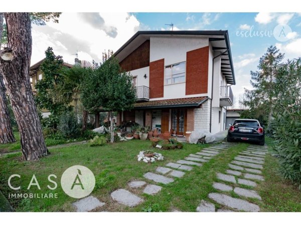 casa indipendente in vendita a Ravenna in zona Lido di Savio